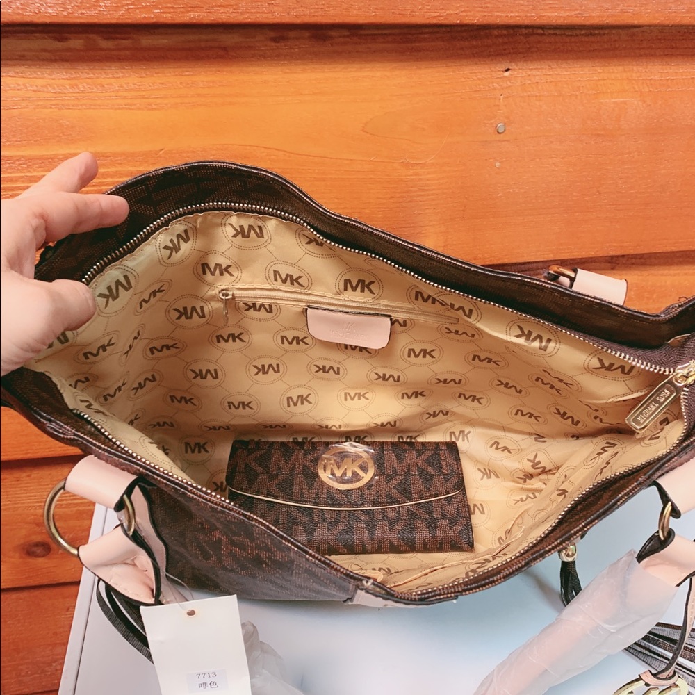 Michael kors purse（knock off)